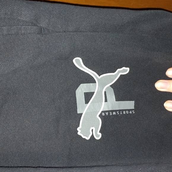 PUMA. MEN'S MEDIUM SWEAT PANTS. E.U.C - Picture 2 of 6